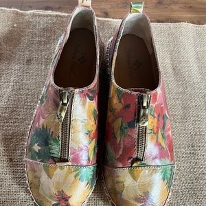 New Patricia Nash 8 leather shoes  with zipper
